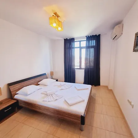 Etara 4 Complex 公寓式酒店 4*